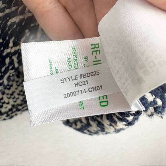 J. Crew Relaxed Wideneck Boxy Thick Textured Knit Sweater Navy M Preppy Minimal - Picture 11 of 14